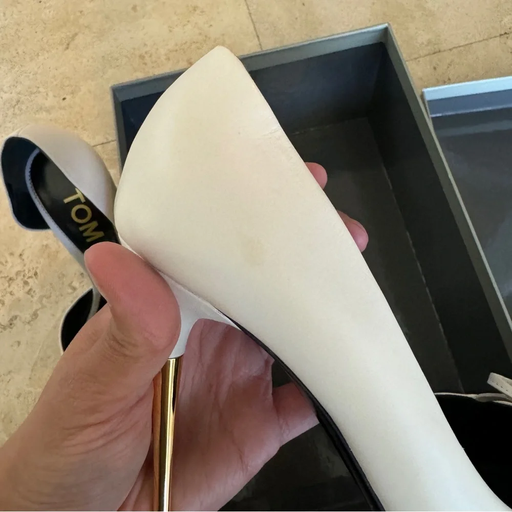 Tom Ford Leather Stiletto Pumps With Bow Front NEW - Picture 7 of 11